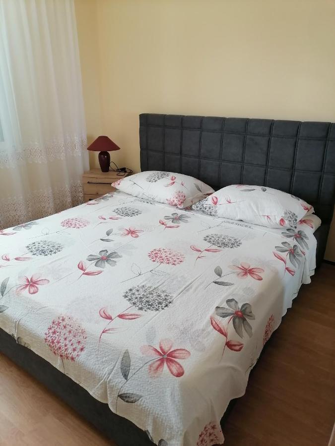 Apartmani Andelo I Ruzica Mundanije Zewnętrze zdjęcie