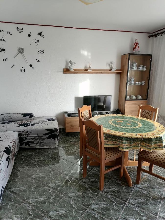 Apartmani Andelo I Ruzica Mundanije Zewnętrze zdjęcie