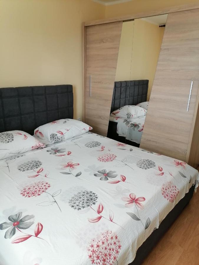 Apartmani Andelo I Ruzica Mundanije Zewnętrze zdjęcie