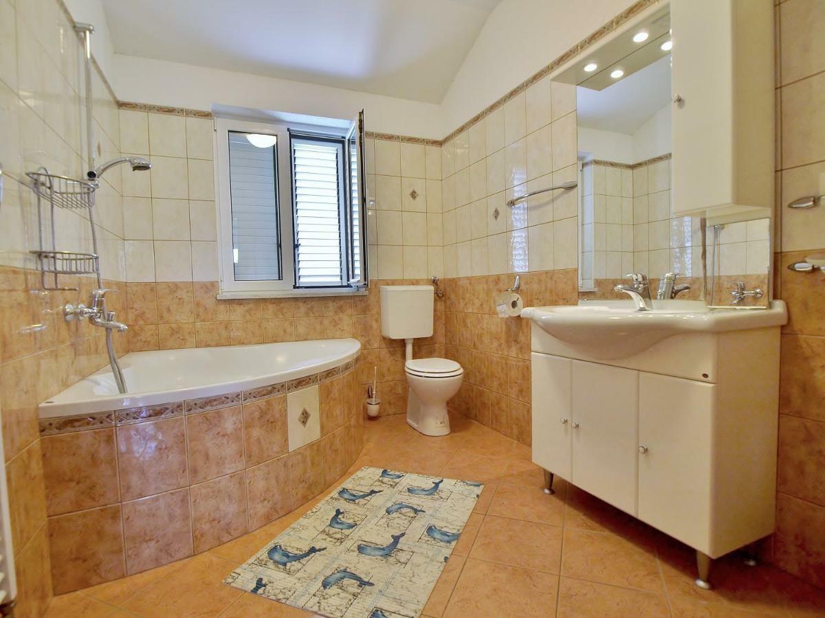 Apartmani Andelo I Ruzica Mundanije Zewnętrze zdjęcie