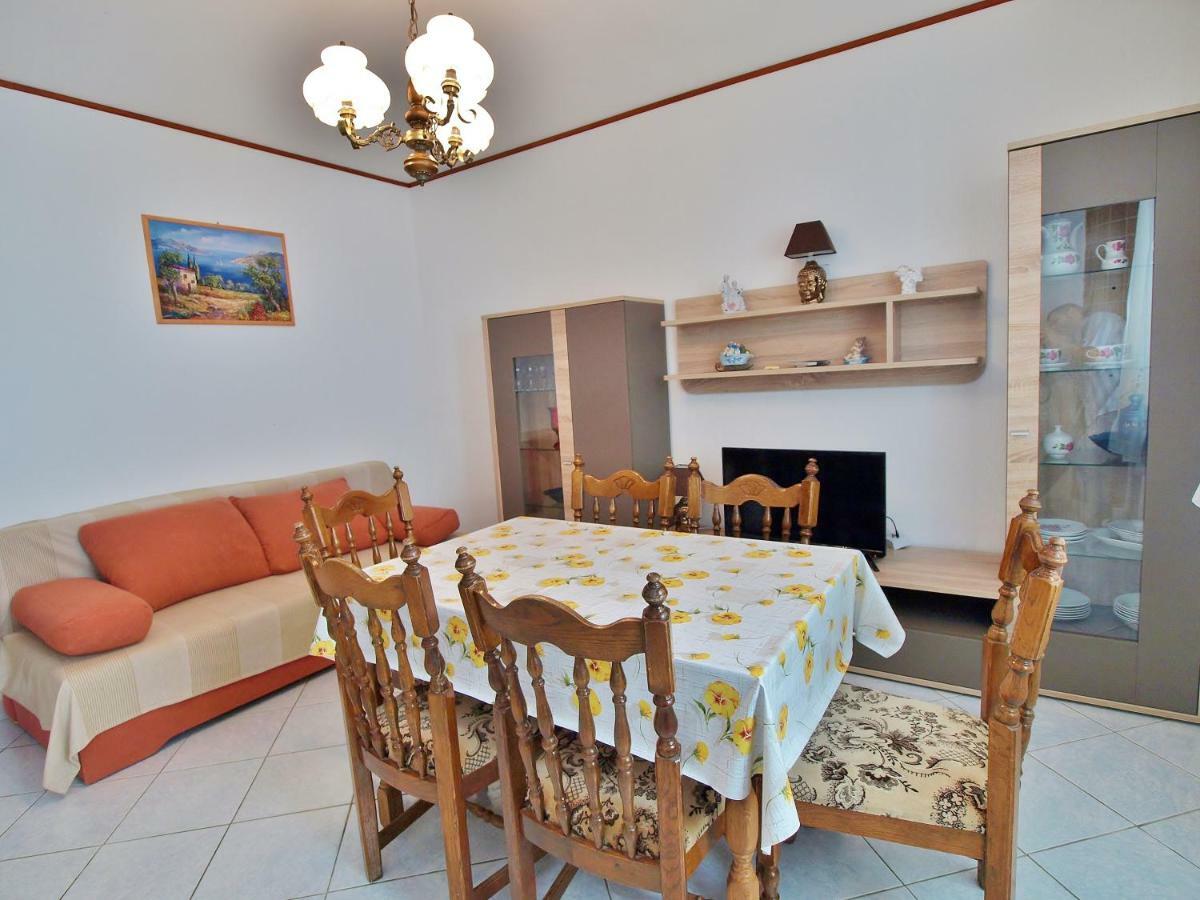 Apartmani Andelo I Ruzica Mundanije Zewnętrze zdjęcie
